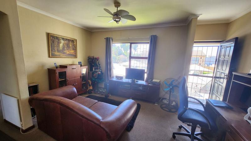 2 Bedroom Property for Sale in De La Haye Western Cape